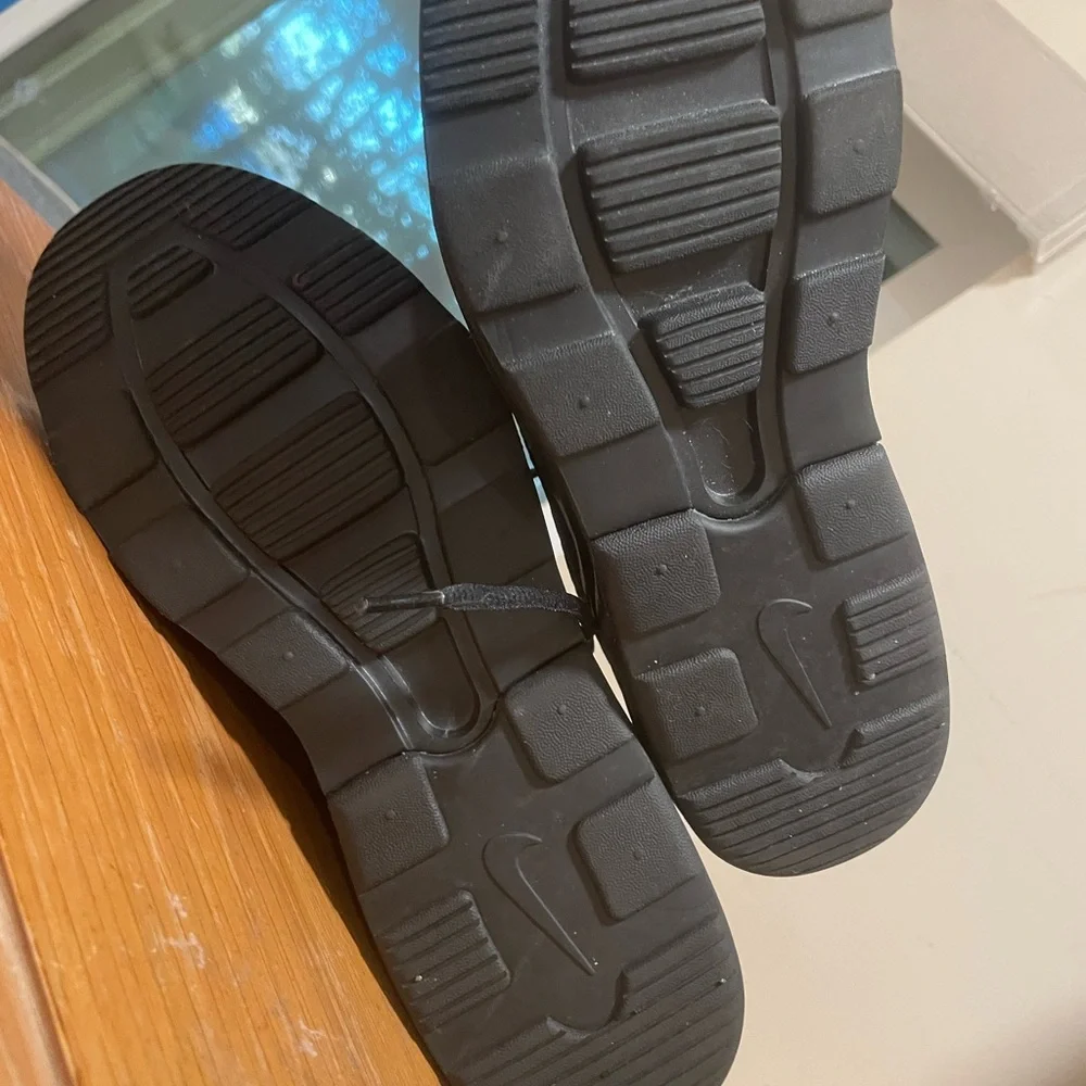 Nike Air Max motion 2 Men's Black Mesh Sneakers Unisex - Picture 3 of 12